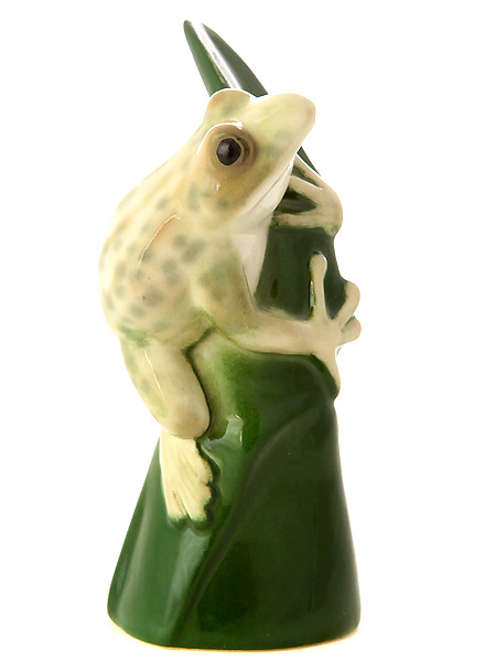 Скульптура "Лягушка на листике" мраморная
