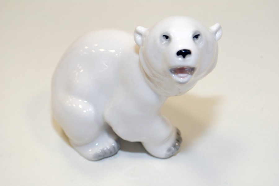 Скульптура "Медвежонок " белый