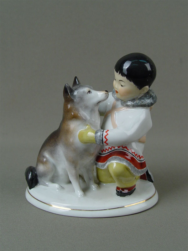 Скульптура "Якут с собакой"